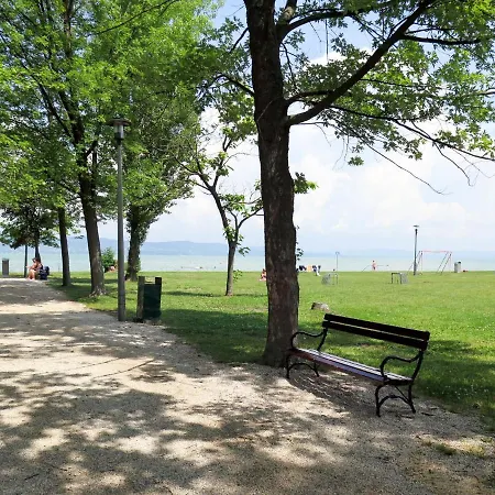 Twin Back By Interhome