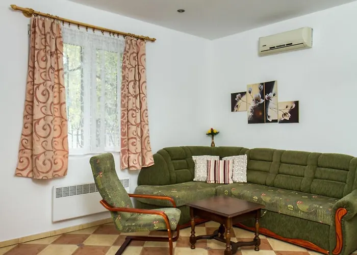 Twin Back By Interhome